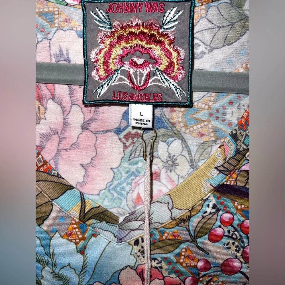 JOHNNY WAS Prisma V Neck Top T Shirt Kimono Sleeve Floral Large NWT - Picture 2 of 7